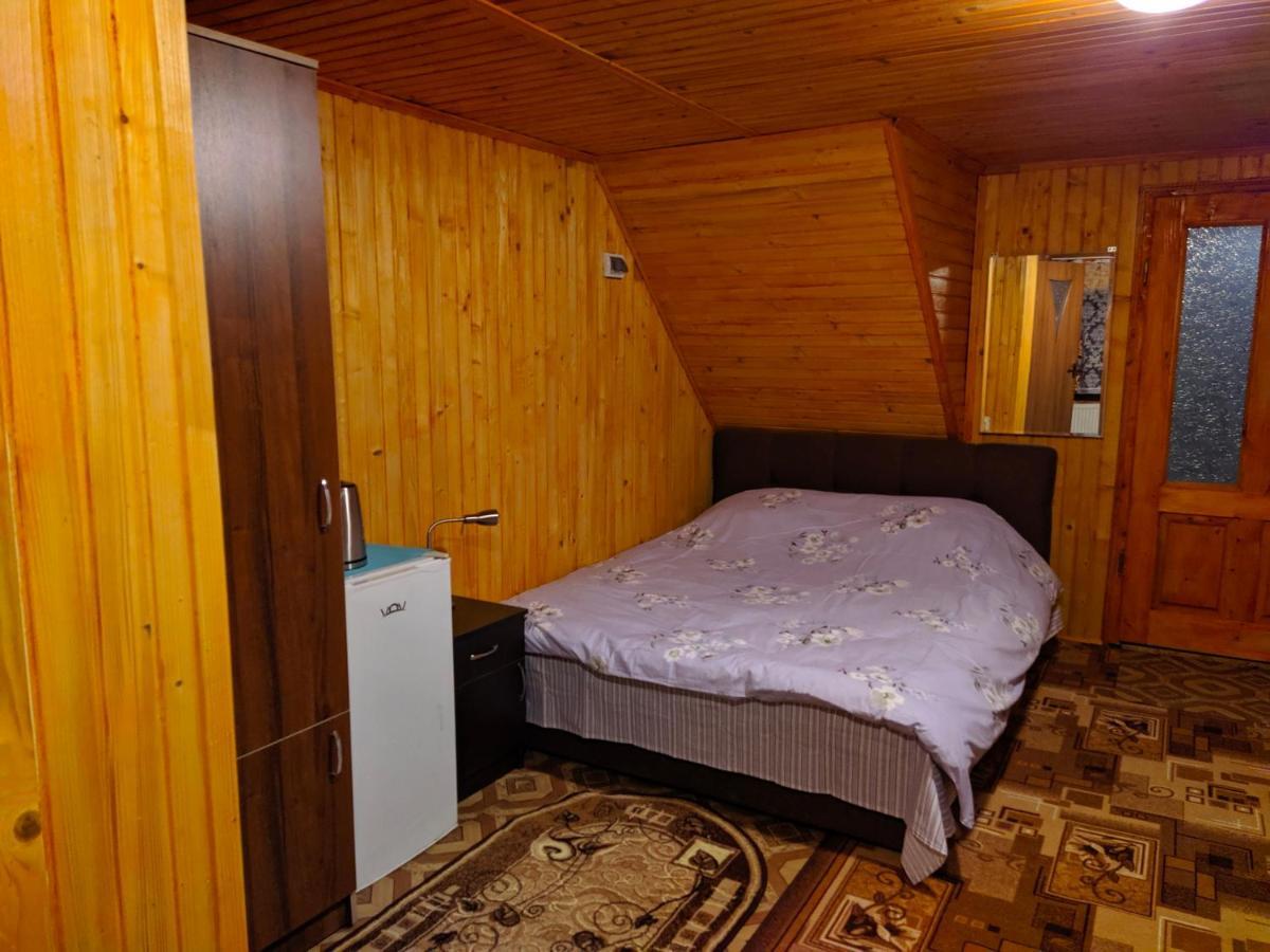 У Оксани Casa de hóspedes Kvasir Exterior foto